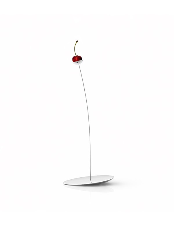 17/04/2024 - Sterling silver and steel structure by Metal Artist Yitong Zhang